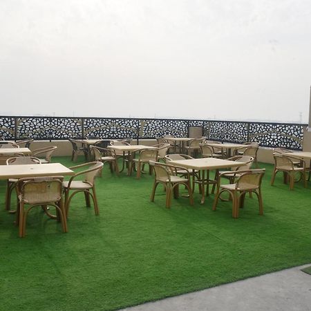The Rich Hotel & Apartments Lahore Bagian luar foto
