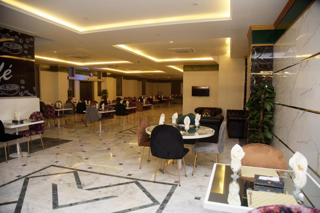 The Rich Hotel & Apartments Lahore Bagian luar foto