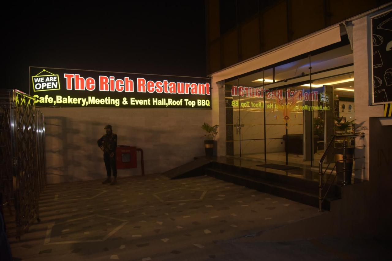 The Rich Hotel & Apartments Lahore Bagian luar foto