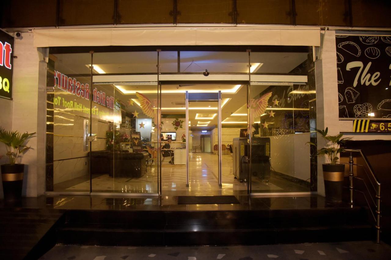 The Rich Hotel & Apartments Lahore Bagian luar foto