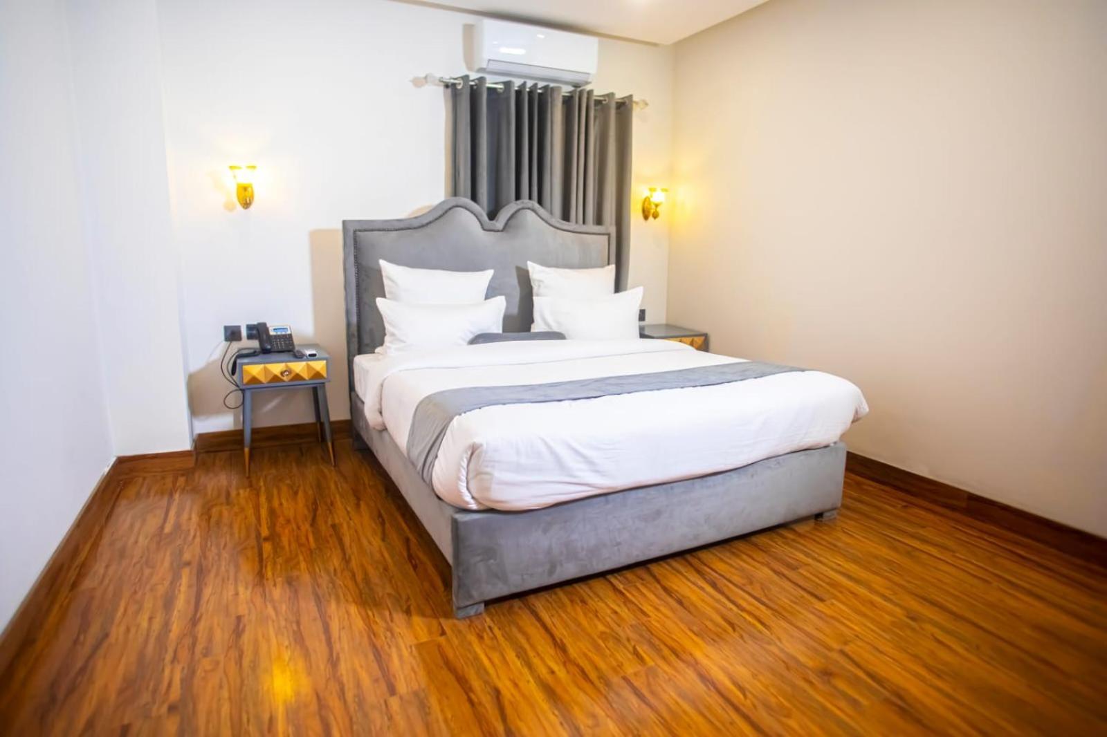 The Rich Hotel & Apartments Lahore Bagian luar foto