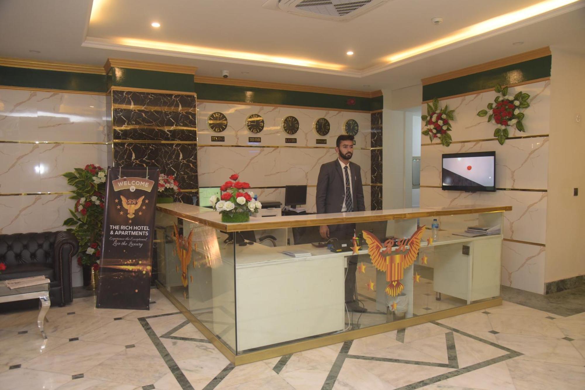 The Rich Hotel & Apartments Lahore Bagian luar foto